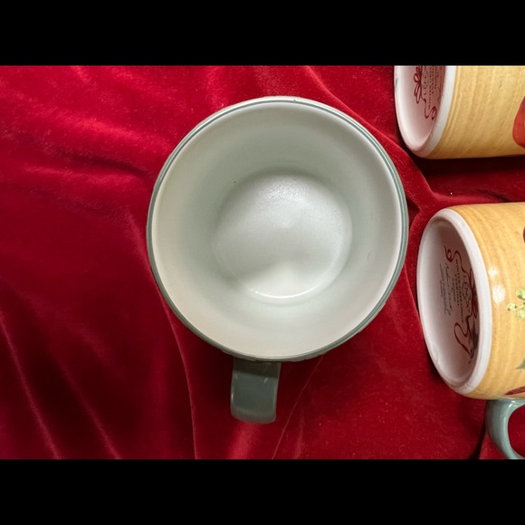 3 Different Lenox Mugs, ‘Winter Greetings Everyday’ - Picture 6 of 8